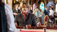 Oma zockt sie alle ab – Rosa (Cornelia Froboess) will am Spieltisch das verlorene Hab und Gut zurückgewinnen.