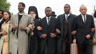 Selma – Martin Luther King (David Oyelowo, Mitte) führt den Marsch der Bürgerrechtler von Selma nach Montgomery an.