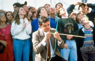 Mr. Bean – Mr. Bean (Rowan Atkinson) fährt auf den Rummel und kommt dabei unfreiwillig in den Besitz eines Babys.
