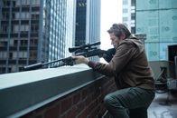 John Wick – Als sein Sohn ins Visier des rächenden Auftragskillers John Wick gerät, setzt der Anführer des gefährlichsten Gangstersyndikats von New York, Viggo Tarasof, den besten Killer der Stadt auf diesen an. Darunter ist auch Johns alter Freund Marcus (Willem Dafoe) ...