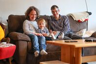 einfach Mensch – Ulrike und Christian Karges sind sehbehindert, ihr Sohn Janis kann sehen.