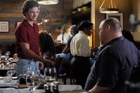 Young Sheldon – Georgie Cooper (Montana Jordan, l.); Jim McCallister (Will Sasso, r.)