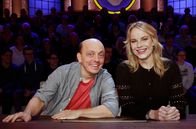 Wer weiß denn sowas? – ARD WER WEISS DENN SOWAS?, Folge 42800 Uhr im Ersten. Rateteam-Kapitän Bernhard Hoëcker (l.) und die Opernsängerin Elina Garanca (r.) bilden ein Rateteam.