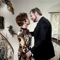 Hallo, Hotel Sacher ... Portier – Linda Feer (Ingrid), Walter Reyer (Der Baron).