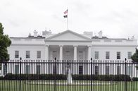 Stadt Land Kunst – Das Weiße Haus, gelegen am Ende der Pennsylvania Avenue in Washington D.C., ist neben dem Kongressgebäude eines der beiden wichtigsten Machtzentren der USA.