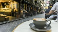 Große Erfindungen – Im Durchschnitt werden jedes Jahr 500 Milliarden Tassen Kaffee auf der Erde konsumiert. Wir können einfach nicht genug davon bekommen!