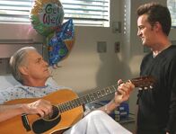 Scrubs - Die Anfänger – Matthew Perry (Murray Marks, re.).
