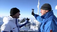 SMS - Schwanke meets Science – Handarbeit. Windgeschwindigkeitsmessung gehört zur Routine, wenn die automatischen Messgeräte eingefroren sind.