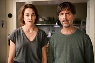 Es ist nur eine Phase, Hase – l-r: Emilia (Christiane Paul), Paul (Christoph Maria Herbst)