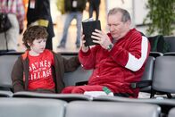 Modern Family – v.li.: Nolan Gould (Luke Dunphy), Ed O'Neill (Jay Pritchett).