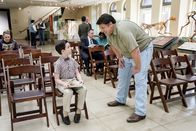 Young Sheldon – Sheldon (Iain Armitage, l.); George sen. (Lance Barber, r.)