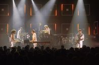 General Elektriks im Pariser Trianon: Party Like a Human – „Begegne der Sinnlosigkeit des Lebens mit einem Hüftschwung“ – so lautet das Motto des im September 2021 erschienenen siebten Albums „Party Like a Human“ von General Elektriks.