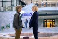 MacGyver – Angus MacGyver (Lucas Till, l.) tut alles, um das Leben der deutschen Whistleblowerin Katharina Wagner (Kasha Kropinski, r.) zu schützen.