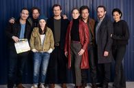 Charlotte Link: Die Entscheidung – â€žCharlotte Link â€“ Die Entscheidungâ€œ (AT): Drehende fÃ¼r neue Bestseller-Verfilmung mit Felix Klare, Jasna Fritzi Bauer, Jeanette Hain, Lina Wendel und Frederick Lau. Heute fÃ¤llt in Frankfreich die letzte Klappe zum sechsten Film der beliebten ARD Degeto-Reihe â€žCharlotte Linkâ€œ. In dem nervenaufreibenden Psycho-Thriller â€žDie Entscheidungâ€œ (AT) geht es um Menschenhandel und eine fatale Entscheidung, die das Leben eines deutschen Touristen vÃ¶llig aus der Bahn wirft. Unter der Regie von Sven Fehrensen haben Felix Klare und Jasna Fritzi Bauer die Hauptrollen Ã¼bernommen. Zum hochkarÃ¤tigen Cast gehÃ¶ren auÃŸerdem Christian Kuchenbuch, Theresa Underberg u.v.a. Das Drehbuch stammt von Andreas Linke nach dem gleichnamigen Roman von Charlotte Link, die Kamera fÃ¼hrt Friederike HeÃŸ. Die Dreharbeiten fanden in Marseille und Umgebung sowie Sofia und Paris statt. â€žCharlotte Link â€“ Die Entscheidungâ€œ (AT) ist eine Produktion der UFA FICTION im Auftrag der ARD Degeto fÃ¼r Das Erste. Produzent ist Benjamin Benedict, Producer Martin Bromber (UFA FICTION). FÃ¼r die Redaktion zeichnen Claudia Luzius und Sascha Schwingel (ARD Degeto) verantwortlich. Von links nach rechts: Frederick Lau (Rolle Jerome Deville), Sven Fehrensen (Regie), Jasna Fritzi Bauer (Rolle Nathalie Boudin), Felix Klare (Rolle Simon Lemberger), Jeanette Hain (Rolle Rosarde), Christian Kuchenbuch (Rolle Caparos), Antoine Oppenheim (Rolle Halabi) und Friederike HeÃŸ (Kamera). Â