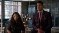 Bull – Danny James (Jaime Lee Kirchner, l.); Chunk Palmer (Christopher Jackson, r.)