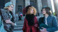 Mein fabelhaftes Verbrechen – v.li.: Madeleine Verdier (Nadia Tereszkiewicz), Odette Chaumette (Isabelle Huppert), Pauline Mauléon (Rebecca Marder)