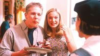 Freche Biester – Die blonde Starla Grady (Jane McGregor, M.) ist Chefin der Cheerleader, mit Quarterback Kyle Fuller (Matt Czuchry, l.) liiert und auch sonst auf Erfolg abonniert. Das ändert sich drastisch, als die französische Austauschschülerin Genevieve Le Plouff (Piper Perabo, r.) auftaucht ...