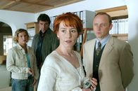 SOKO Kitzbühel – (v.li.) Kristina Sprenger (Karin Kofler), Hans Sigl (Andreas Blitz), Ulrike Krumbiegel (Angela Stuchlik), Alexander Held (Bernd Stuchlik).