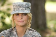 Major Movie Star – Das verwöhnte Hollywoodsternchen Megan Valentine (Jessica Simpson) will sein Leben grundlegend ändern. Ein Ausbildungsprogramm bei der U.S. Army soll dabei helfen ...