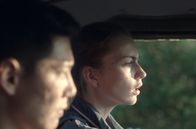 1986 – Elena (Daria Mureeva) fährt mit Viktor (Evgeni Sanghadzhiev) durch die verbotene Zone.