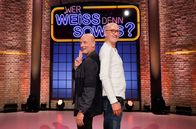 Wer weiß denn sowas? – Als Kandidaten zu Gast bei "Wer weiß denn sowas?": Die Schauspieler Christian Berkel (l.) und Peter Lohmeyer (r.).