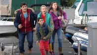 Die Pfefferkörner – ARD/NDR DIE PFEFFERKÖRNER FOLGE 142, "Der Bootsklau" Uhr im ERSTEN. Die Pfefferkörner Anton (Danilo Kamber), Luis (Emilio Sanmarino), Jessi (Martha Fries) und Ceyda (Merle de Villiers) versuchen den Täter zu fassen.