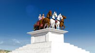 Antike Weltwunder – Auf dem Dach des Grabmals stehen die Statuen des Königs Mausolos und seiner Gemahlin. Sie stehen in einem von einer Quadriga gezogenen Wagen. (Computeranimation)