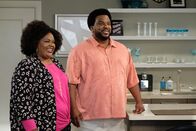Brooklyn Nine-Nine – Trudy Judy (Nicole Byer, l.); Doug Judy (Craig Robinson, r.)