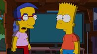 Die Simpsons – Als Milhouse (l.) erfährt, dass Bart (r.) etwas für den Kriminellen Snake tun will und ihm geholfen hat, vor der Polizei zu flüchten, trifft er eine unheilvolle Entscheidung ...