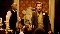 Django Unchained – Stephen (Samuel L. Jackson, l.), Broomhilda von Shaft (Kerry Washington, m.) und Calvin Candie (Leonardo DiCaprio, r.)