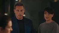 Drei Gänge und ein Todesfall – Richard (Rufus Sewell), Beth (Olivia Williams)