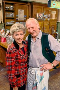 Aufg'spielt wird... – Waltraut Haas, Karl Merkatz.