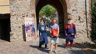 alpha-expedition: Wunderschön! – In Wassenberg begibt sich Daniel A√ümann mit Stadtschreiber und Fleischhauer auf eine Zeitreise ins Mittelalter ‚Äì und begegnet Ritter Gerhard auf dem Tablet und in 3-D.