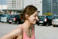 CineKino – In „Zwei Tage, eine Nacht“ spielt Marion Cotillard die depressive Arbeiterin Sandra, die gegen ihre Entlassung kämpft.