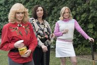The Goldbergs – (v.li.) Wendi McLendon-Covey (Beverly Goldberg), Stephanie Courtney (Essie Karp), Jennifer Irwin (Virginia Kremp).