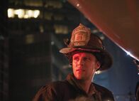 Chicago Fire – Chicago Fire Professionelle Höflichkeit - Professional Courtesy Staffel 1, Episode 3 Er hat eine schwere Entscheidung vor sich: Jesse Spencer als Matthew Casey