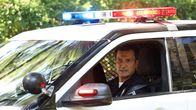 The Rookie – Officer John Nolan (Nathan Fillion) hat während seiner Streifenfahrt eine Begegnung mit einem ungewöhnlichen Fahrzeughalter.