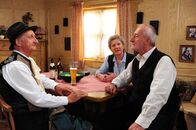 Sturm der Liebe – (v.l.n.r.) Pachmeyer (Philipp Sonntag); Hildegard (Antje Hagen); Alfons (Sepp Schauer)
