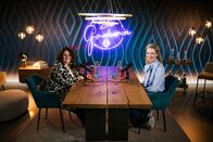 Die Gruaberin – v.li.: Iris Menzinger und Monika Gruber
