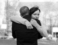 Auf Anfang [:reprise] – Einsfestival AUF ANFANG, "Reprise", Spielfilm, Norwegen 2006, Buch und Regie Joachim Trier Uhr. Phillip (Anders Danielsen Lie, l) und Freundin Kari (Viktoria Winge) wieder vereint.