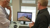 SMS - Schwanke meets Science – In Trier sind die Schiffsbauer zu Hause, vor allem, wenn es um originalgetreue Nachbauten römischer Frachtsegelschiffe geht. Nach dem Fund eines antiken Wracks vor der südfranzösischen Küste ist in den letzten zwei Jahren in Zusammenarbeit unterschiedlichster Gewerke, Forscher und Institutionen ein römisches Segelschiff nachgebaut worden. Das eigentliche Ziel: Die Wissenschaftler möchten verstehen, wie der Hendel auf dem Mittelmeer vor 2000 Jahren funktionierte.