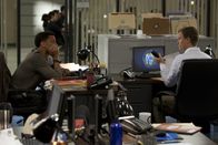 Common Law – Versuchen, einen neuen Fall aufzudecken: Travis (Michael Ealy, l.) und Wes (Warren Kole, r.) ...