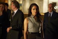 Suits – Rachel (Meghan Markle) ringt mit ihren Gefühlen – zwischen Wut, Enttäuschung und einem Rest Hoffnung. Mikes Geständnis hat Spuren hinterlassen, doch der Weg zur Versöhnung ist nicht ausgeschlossen.