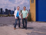Storage Wars: New York – Tad Eaton (l.); Chris Morelli (r.)
