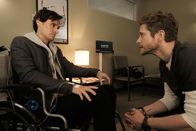Atlanta Medical – Der passionierte Balletttänzer Nigel (Christian Barillas. l.) klagt über starke Schmerzen. Kann Conrad (Matt Czuchry, r.) ihm zurück auf die Bühne verhelfen?