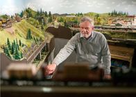 Fuchs und Gans – ARD/HEITER BIS TÖDLICH - FUCHS UND GANS, neue Krimiserie (8 Folgen), Folge 6 "Eierdieb"50 Uhr im Ersten. Miniatureisenbahn-Sammler Manfred Kohlmann (Wolfgang Klein) entpuppt sich als Langweiler mit manischer Eisenbahnfixierung.