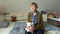 SOKO Wismar – Helene (Katharina Blaschke) ist krank vor Sorge um ihre geliebte Nichte. Wo kann Maike bloß sein? Hatte sie in der Nacht einen Unfall? Oder wurde sie gar entführt? Helene hält die Ungewissheit kaum aus.