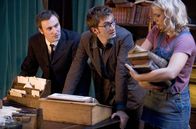 Doctor Who – v.l.n.r. Sir Robert (Derek Riddell), Doctor Who (David Tennant) und Rose (Billie Piper)