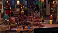 iCarly – L-R: T-Bo (Boogie), Carly Shay (Miranda Cosgrove)