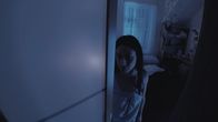 Albtraum-Nächte – Beatriz stammt aus einer sehr religiösen Familie und hat schon immer übernatürliche Energien gespürt. Als ihre Schwester Jennifer an Weihnachten erzählt, dass sie und ihr Mann ein Kind erwarten, freuen sich alle riesig, bis auf Jennifers Schwiegermutter Nina. Beatriz‘ erstes Zusammentreffen mit Nina ist furchtbar, weil die Frau etwas sehr Negatives und Böses ausstrahlt. Und die Begegnung läutet bei Beatriz eine schlimme Albtraumserie ein. Die junge Frau hält die Träume, die alle mit dem Tod enden, für eine Botschaft und Warnung davor, dass dem Baby ihrer Schwester etwas zustoßen wird.